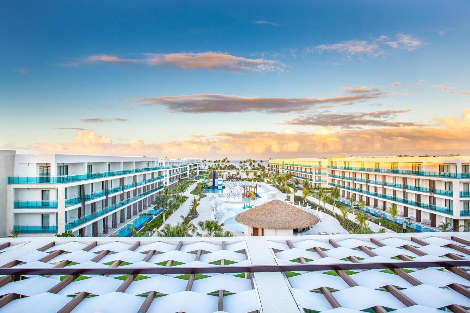 Serenade Punta Cana Beach & Spa Resort Exterior photo